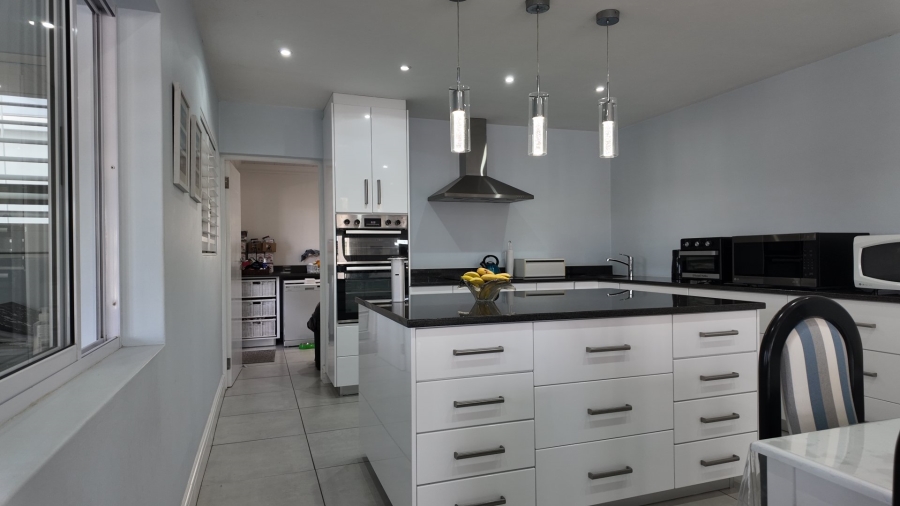 3 Bedroom Property for Sale in Stilbaai Wes Western Cape